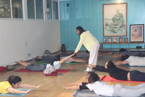 Sivananda Yoga Vedanta Nataraja Centre In South Delhi | Learn To Awake ...