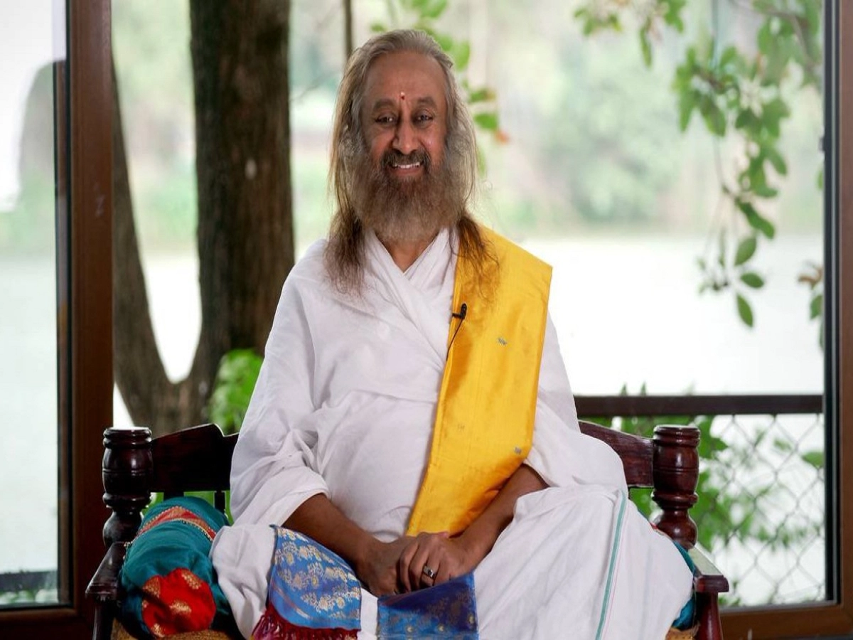 Gurudev Sri Sri Ravi Shankar | Yoga.in