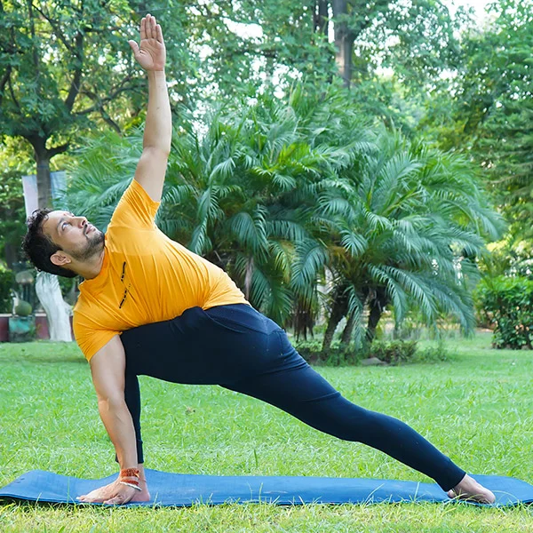 Parivrtta-Parsva-Konasana-revolved-side-angle-pose 200