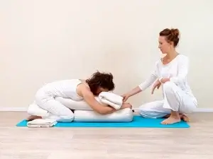 20-Hour Postnatal Yoga Teacher Training Online