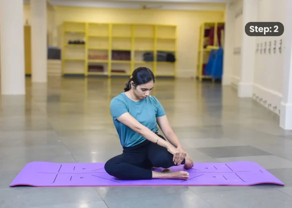 Bharadvajasana(step 2) (1)