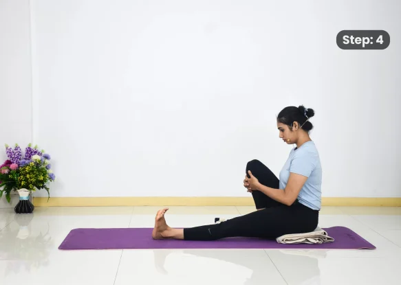 Marichyasana 3(step 4)