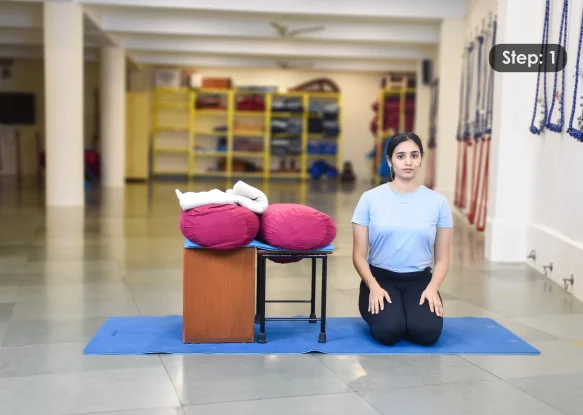Ushtrasana Step 1
