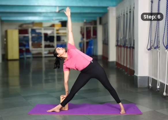 Utthita Trikonasana(step 6)