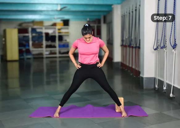 Utthita Trikonasana(step 7)