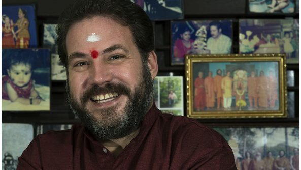 Dr. Ananda Balayogi at his ashram. Photo: Coni Hörler.